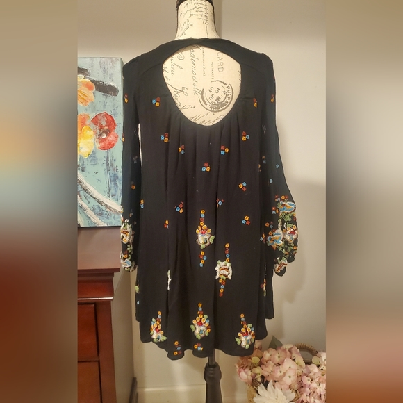 Free People Women's Black Long Sleeve, V Neck,  Embroidery Dress Size S. - Picture 2 of 7